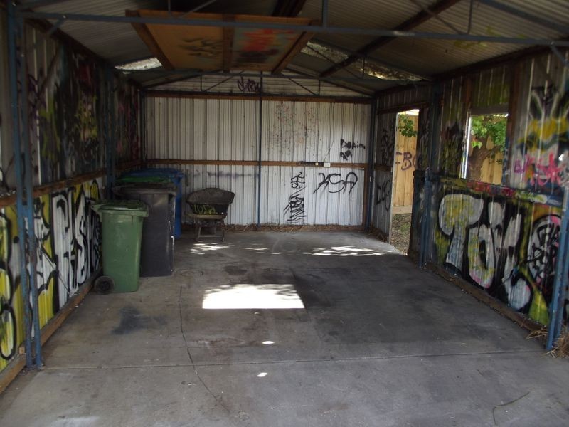 31 Hazelwood Avenue, Cranbourne North VIC 3977