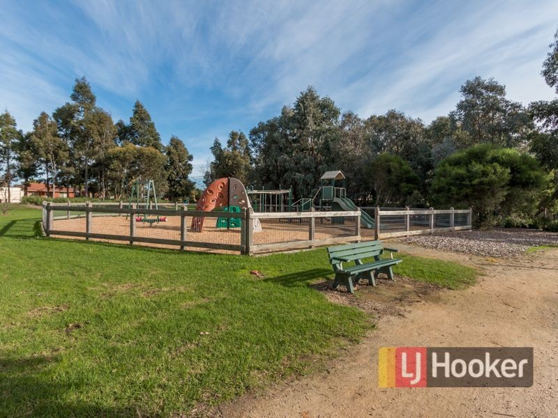 26 Allemby Drive, Cranbourne West VIC 3977