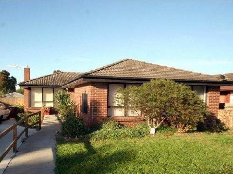 16 Clarendon Street, Cranbourne VIC 3977