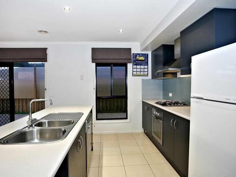 5 Lily Place, Cranbourne VIC 3977