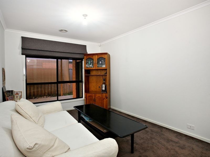 5 Lily Place, Cranbourne VIC 3977