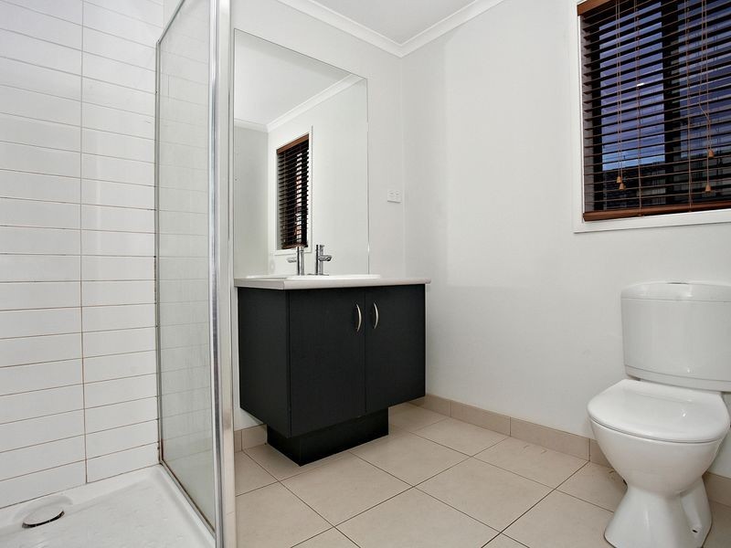 5 Lily Place, Cranbourne VIC 3977