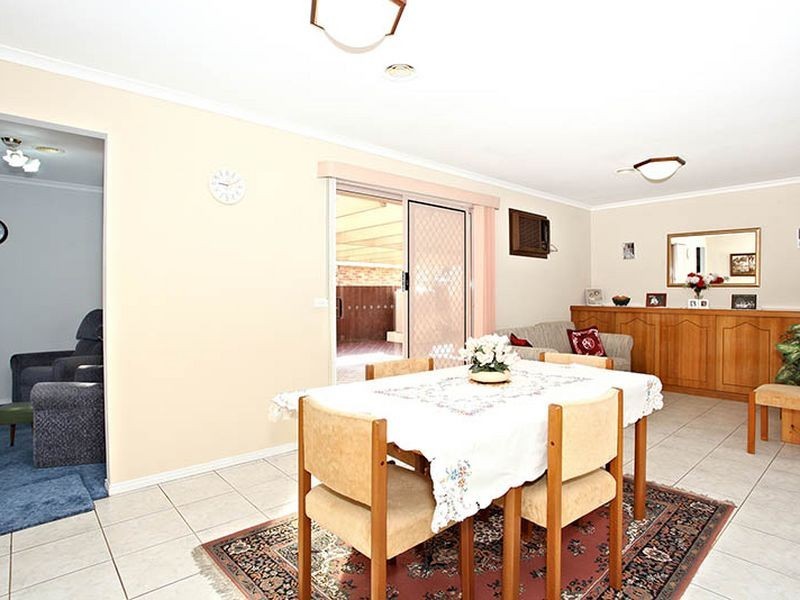 6 Bronhill Court, Cranbourne West VIC 3977