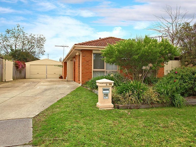 4 Annand Close, Cranbourne West VIC 3977