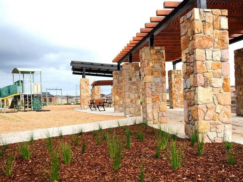 50 Charlbury Crescent, Cranbourne North VIC 3977