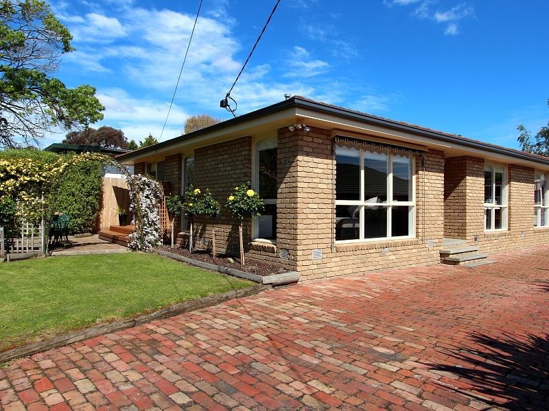 24 Evelyne Avenue, Cranbourne VIC 3977