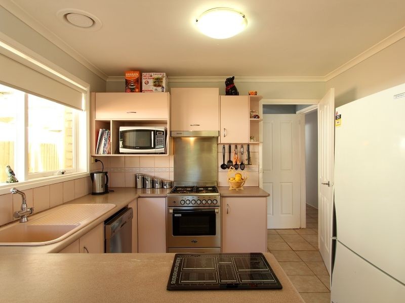 24 Evelyne Avenue, Cranbourne VIC 3977