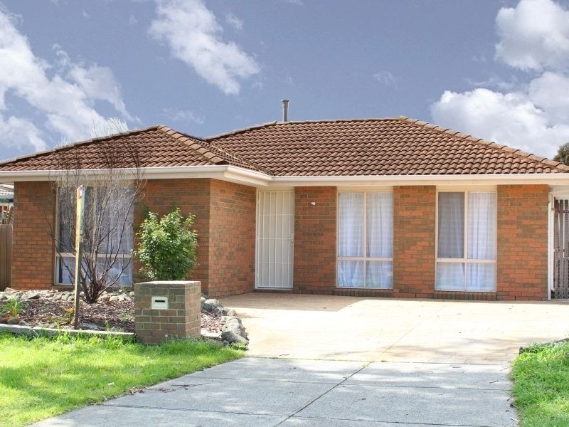 4 Crystal Gardens, Cranbourne West VIC 3977