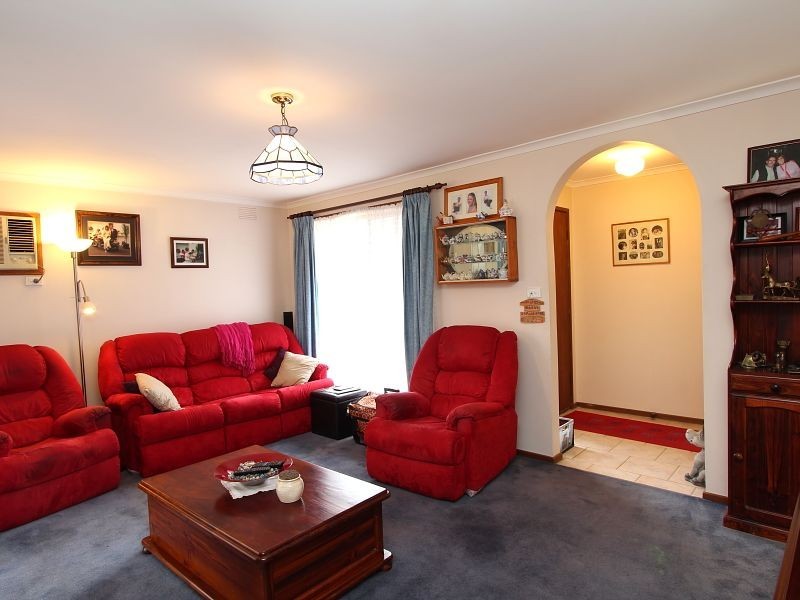 12 Lonsdale Crescent, Cranbourne North VIC 3977