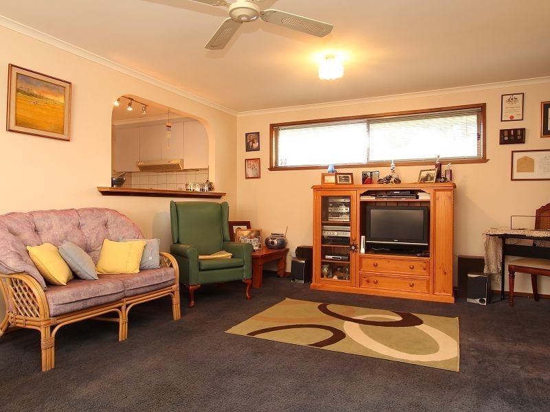 12 Lonsdale Crescent, Cranbourne North VIC 3977