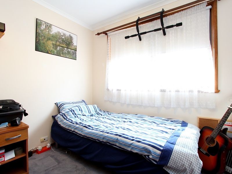 12 Lonsdale Crescent, Cranbourne North VIC 3977