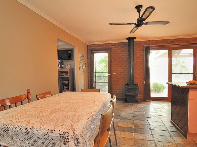 10 Glenn Close, Cranbourne VIC 3977