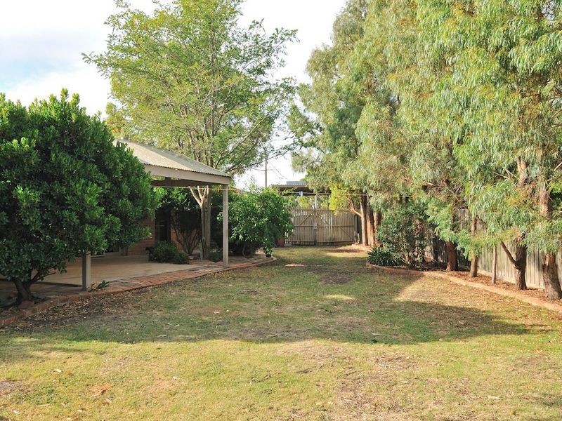 10 Glenn Close, Cranbourne VIC 3977