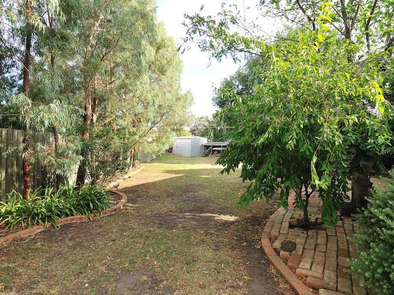 10 Glenn Close, Cranbourne VIC 3977