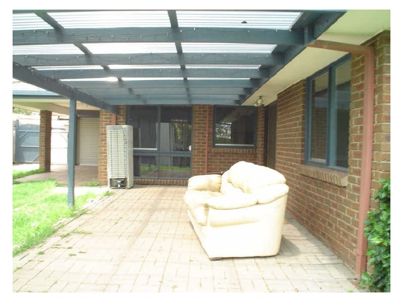 18 Pioneer Court, Berwick VIC 3806