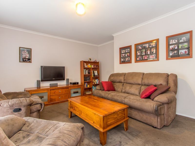 7 Maltravers Crescent, Cranbourne North VIC 3977