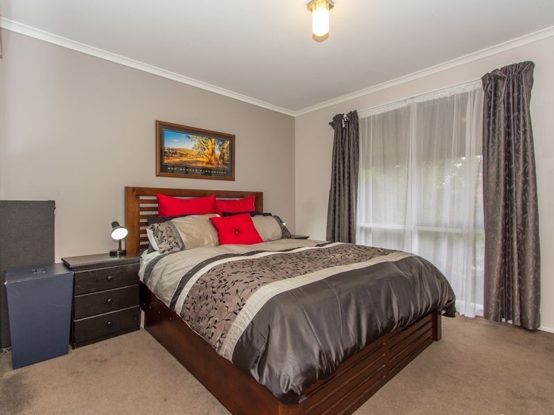 7 Maltravers Crescent, Cranbourne North VIC 3977