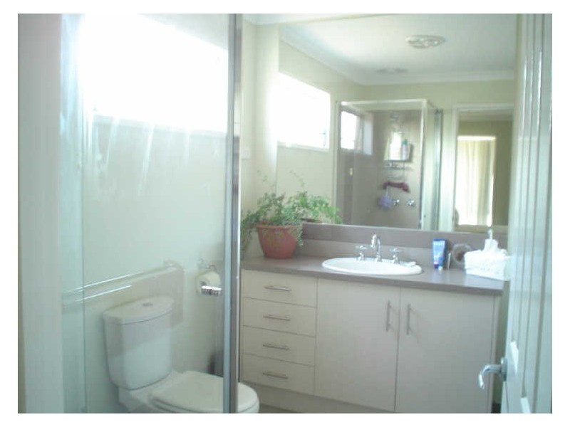 5 Maddock Drive, Cranbourne VIC 3977