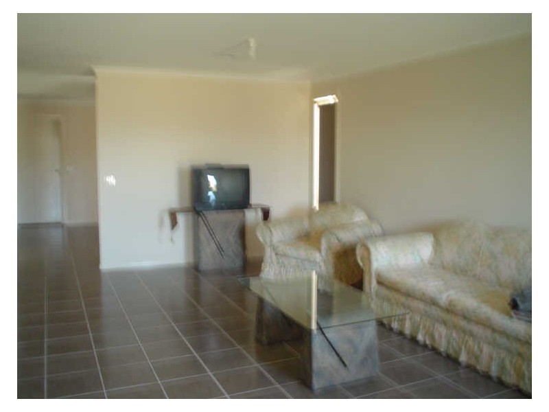 8 Baltic Way, Cranbourne VIC 3977