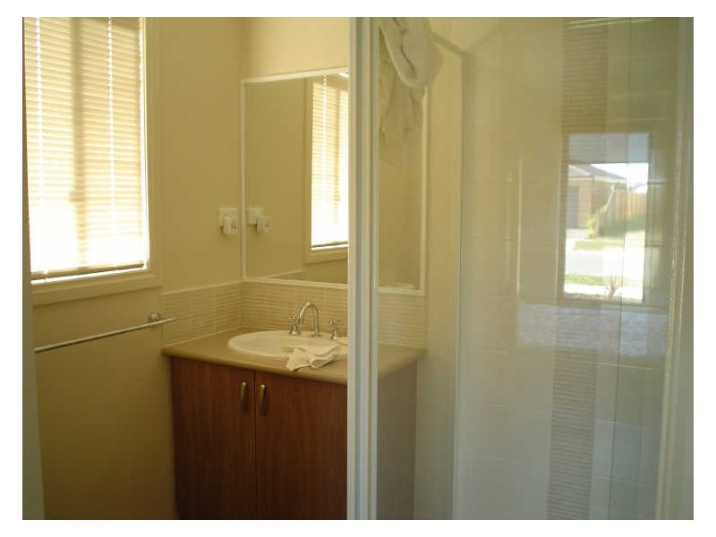 8 Baltic Way, Cranbourne VIC 3977