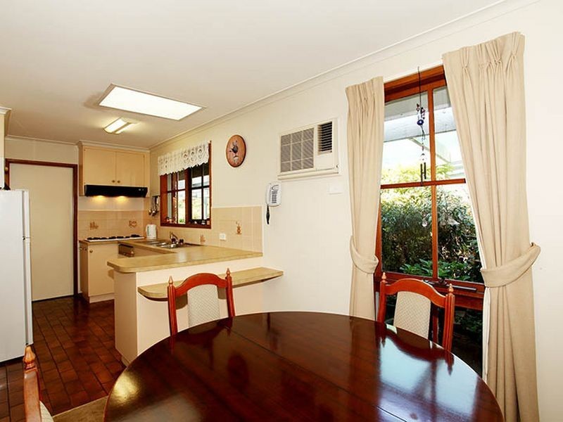 8 Loch Street, Cranbourne VIC 3977