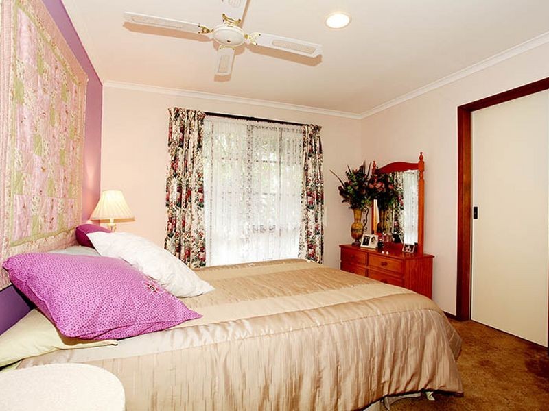 8 Loch Street, Cranbourne VIC 3977