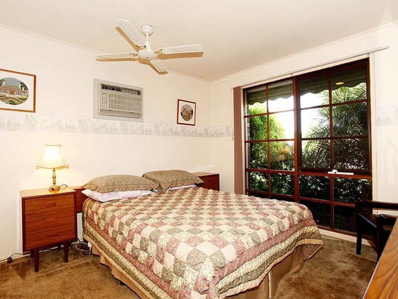 8 Loch Street, Cranbourne VIC 3977