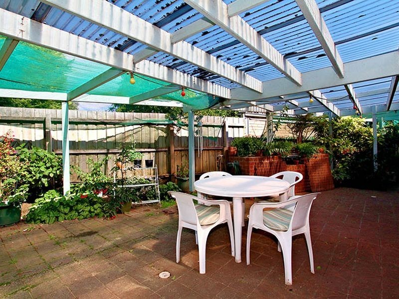 8 Loch Street, Cranbourne VIC 3977