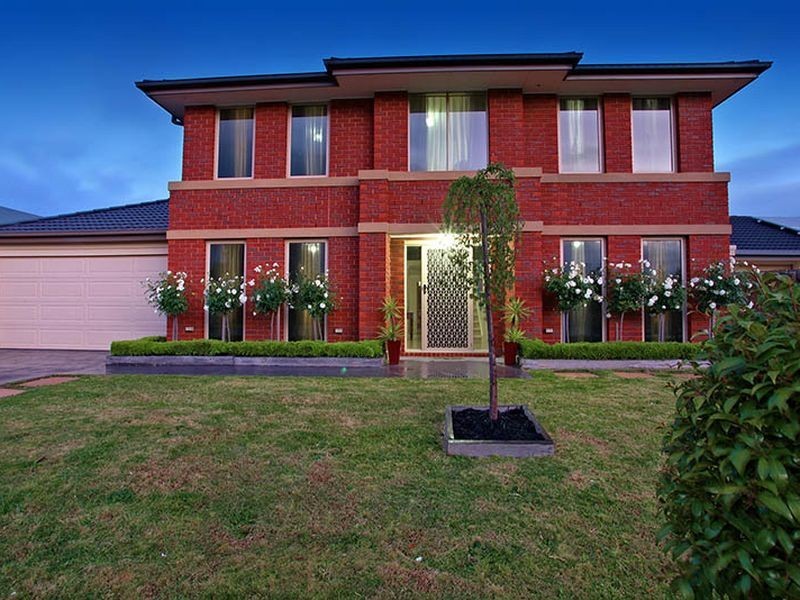 17 Eldershaw Drive, Lynbrook VIC 3975