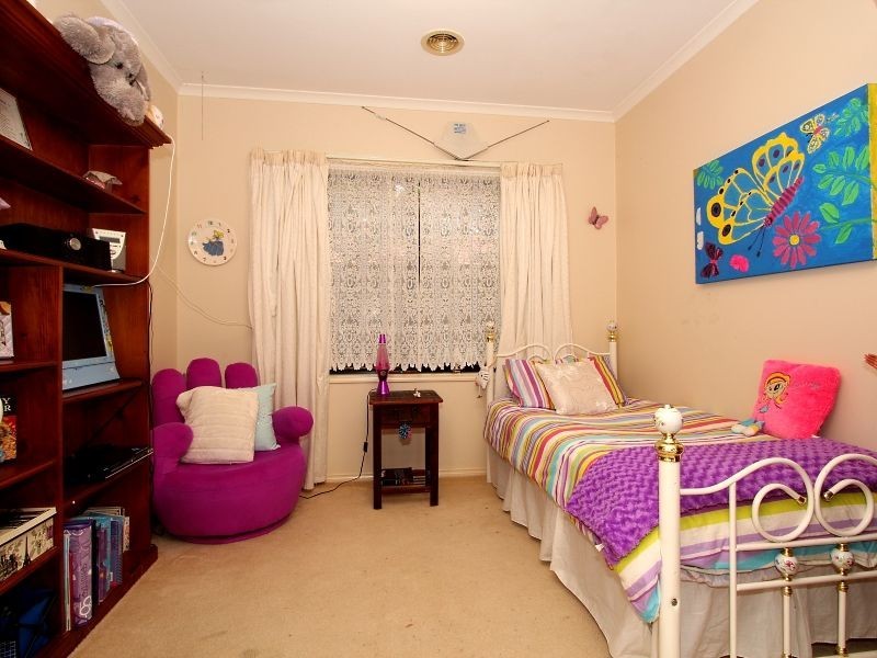 16 Formby Place, Cranbourne VIC 3977