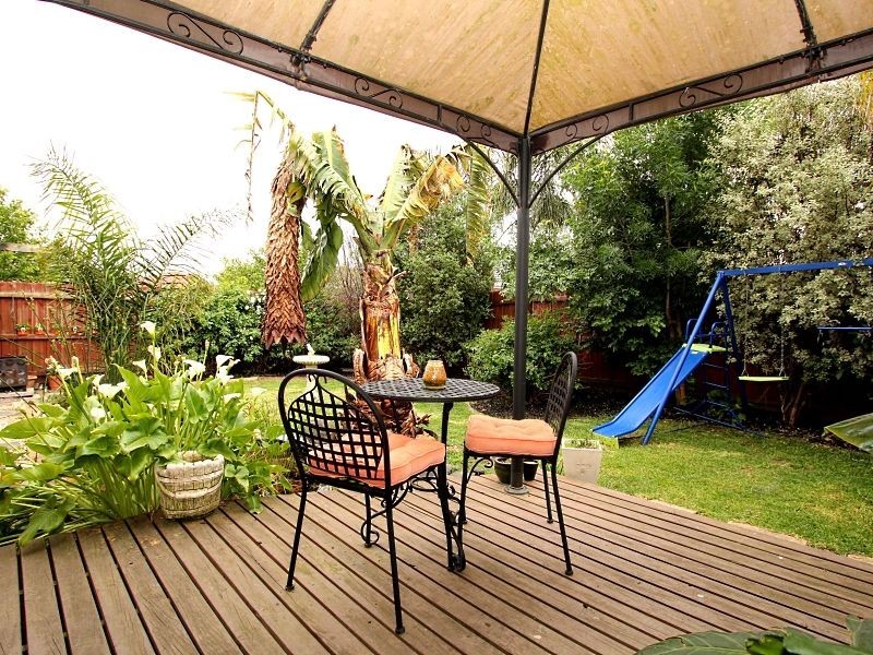 16 Formby Place, Cranbourne VIC 3977