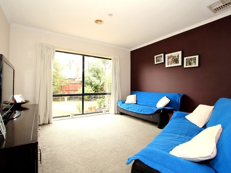 16 Formby Place, Cranbourne VIC 3977