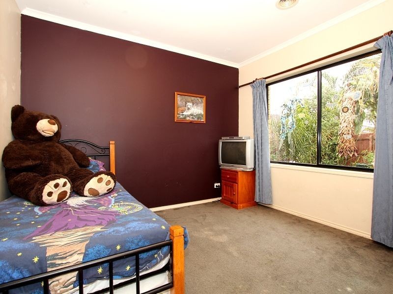 16 Formby Place, Cranbourne VIC 3977