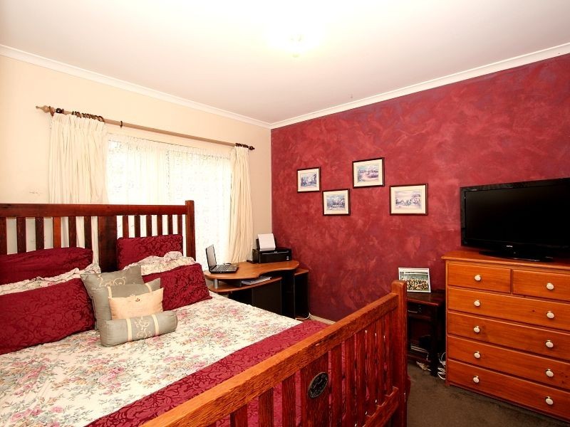 16 Formby Place, Cranbourne VIC 3977