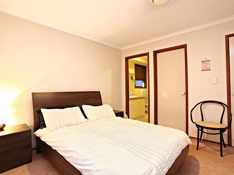 1 Weeden Crescent, Hallam VIC 3803