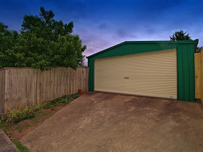 1 Weeden Crescent, Hallam VIC 3803