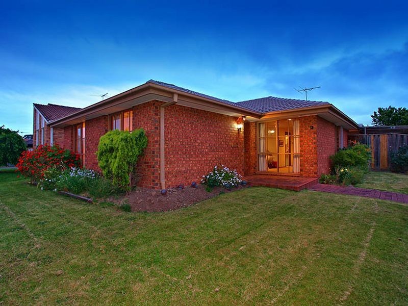 1 Weeden Crescent, Hallam VIC 3803