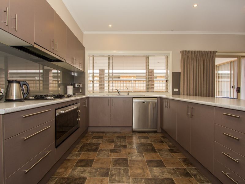 11 Carinya Court, Cranbourne North VIC 3977