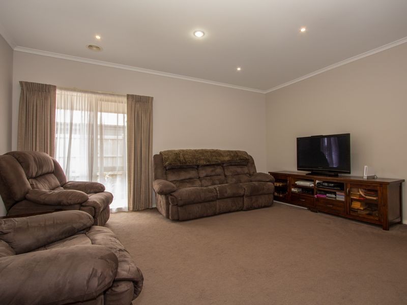 11 Carinya Court, Cranbourne North VIC 3977