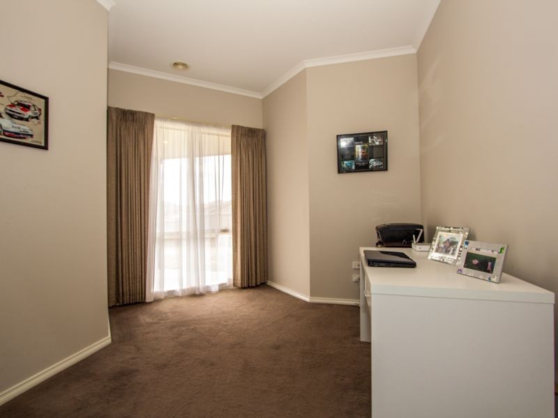 11 Carinya Court, Cranbourne North VIC 3977