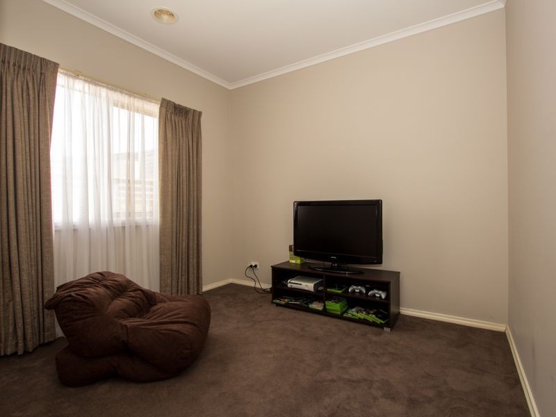 11 Carinya Court, Cranbourne North VIC 3977
