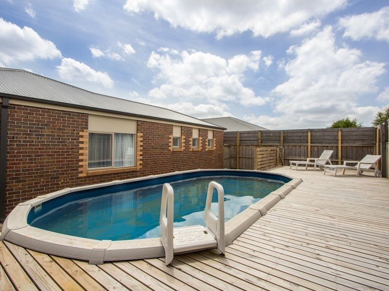 11 Carinya Court, Cranbourne North VIC 3977