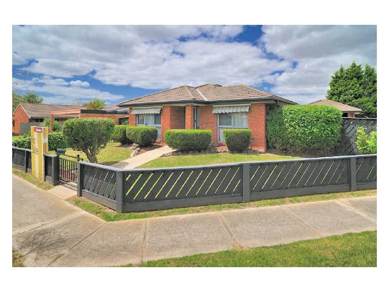 151 Courtenay Avenue, Cranbourne VIC 3977