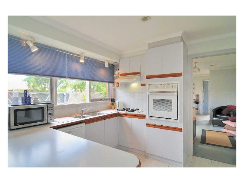 151 Courtenay Avenue, Cranbourne VIC 3977