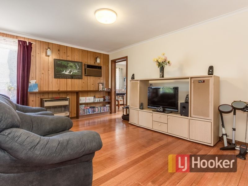 23 Evelyne Avenue, Cranbourne VIC 3977