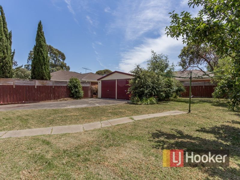 23 Evelyne Avenue, Cranbourne VIC 3977