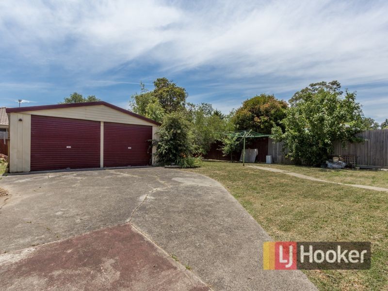 23 Evelyne Avenue, Cranbourne VIC 3977