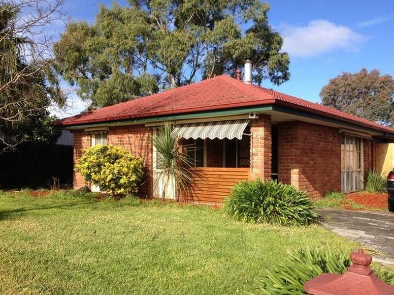 4 Wisteria Court, Cranbourne North VIC 3977