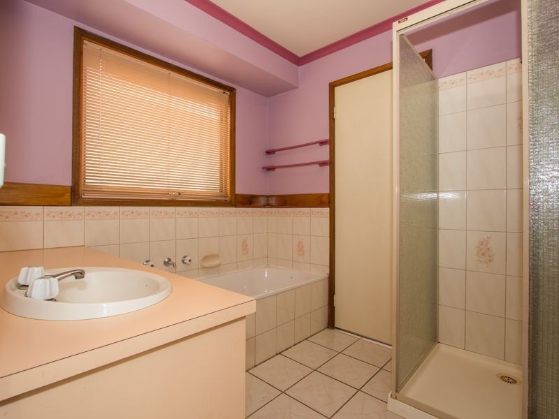 3 Bates Street, Cranbourne West VIC 3977