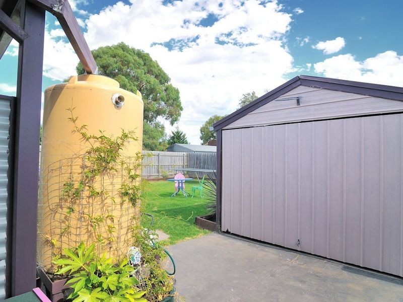 6 Ardmore Street, Cranbourne VIC 3977